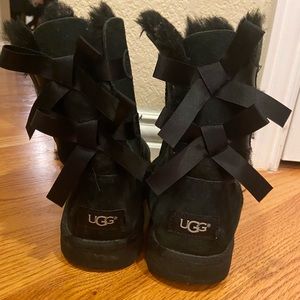 UGG Bailey size 6 black used